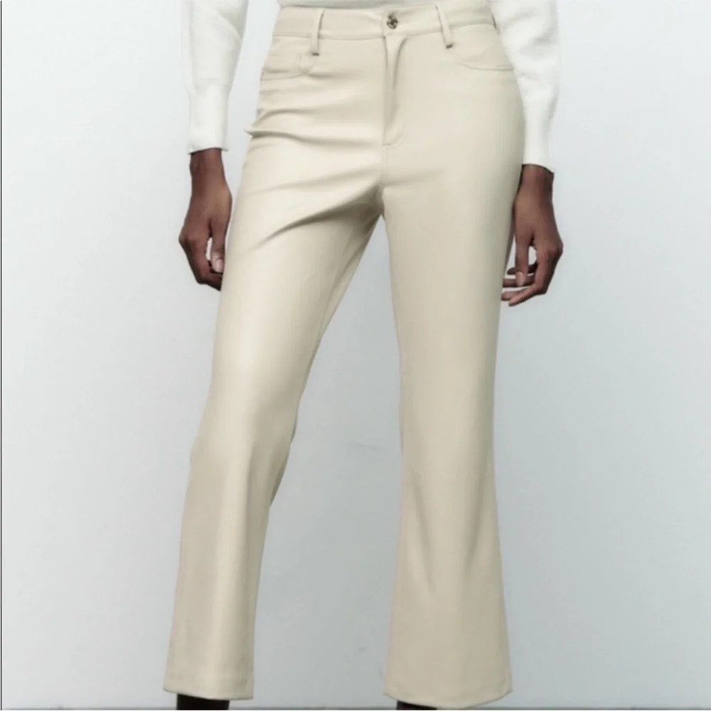 Zara NWT semi cropped kick flare faux leather cream ivory pants - SIZE 6